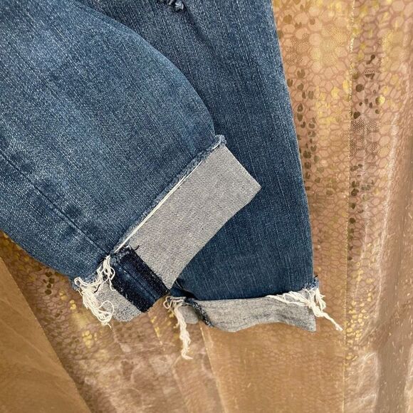 Abercrombie & Fitch Ultra High Rise Super Skinny Distressed Jeans 2/26 Short - Picture 3 of 10